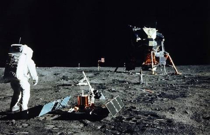 Программу "100 шагов" Назарбаева сравнили с полётом Нила Армстронга на Луну 