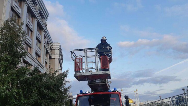 В здании "КазМунайГаза" в центре Астаны произошёл пожар