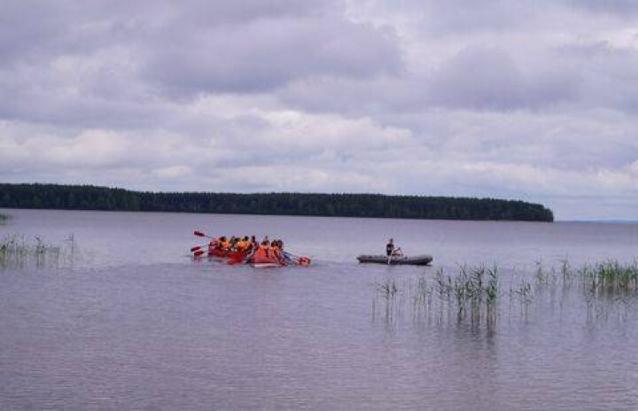 Одиннадцать детей погибли во время шторма на озере в Карелии