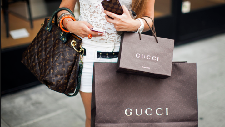 Продукцию Chanel и Gucci оценил Назарбаев и призвал не бегать за брендами