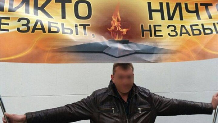 Двух человек за баннер с георгиевскими ленточками задержали в Киеве