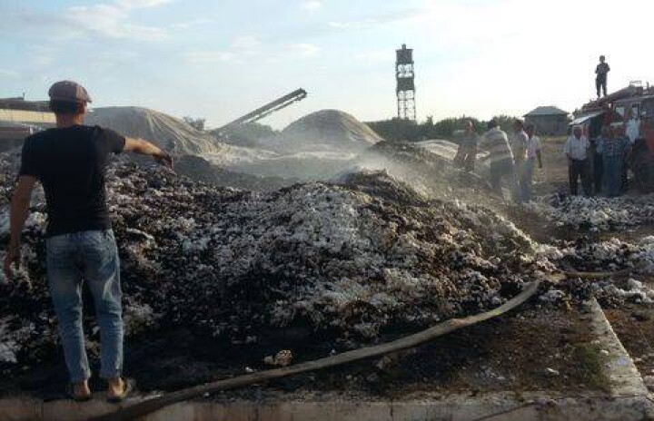 В ЮКО сгорели 4 тонны хлопка