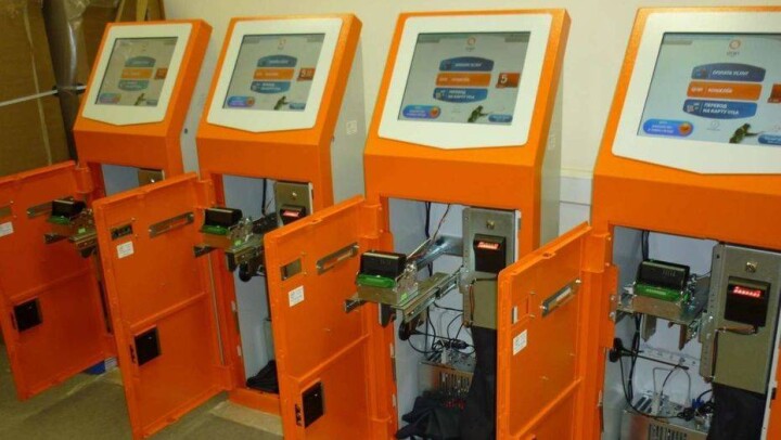 Житель Тараза с помощью кислоты вывел из строя 16 терминалов QIWI