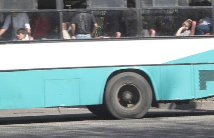 В Костанае из автобуса на полном ходу выпала пассажирка 
