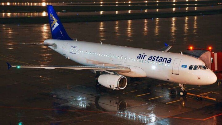 Самолёт Air Astana, летевший из Алматы в Тбилиси, совершил вынужденную посадку