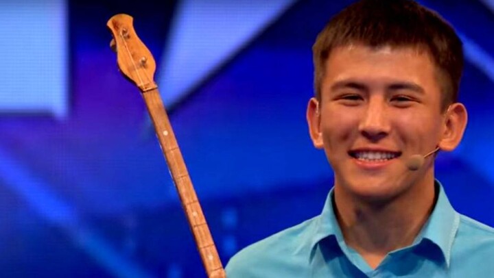 Казахский домбрист отверг романтические намёки судьи на Mongolia's Got Talent