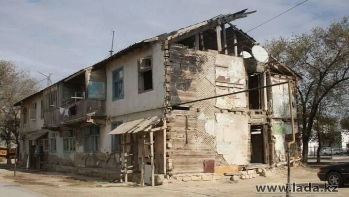 В Актау ищут инвесторов для строительства нового жилья взамен аварийного