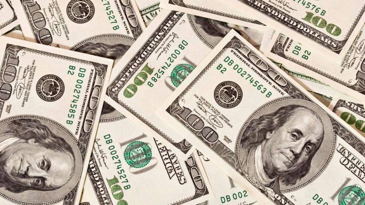 Курс доллара на бирже превысил 380 тенге