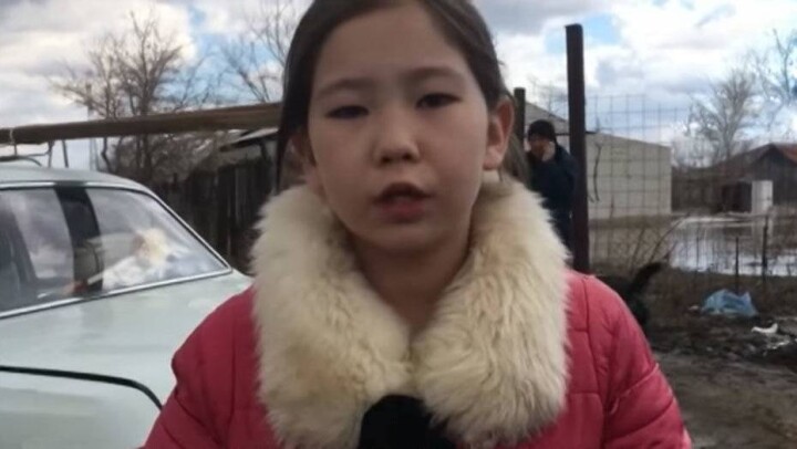 Девочка из затопленного дома в Актобе получила квартиру от бизнесмена