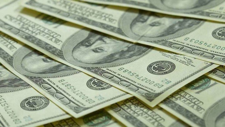 Биржевой курс доллара опустился ниже 325 тенге