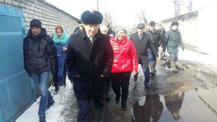 Даниал Ахметов извинился перед населением за затопленные дома и выбитые стёкла