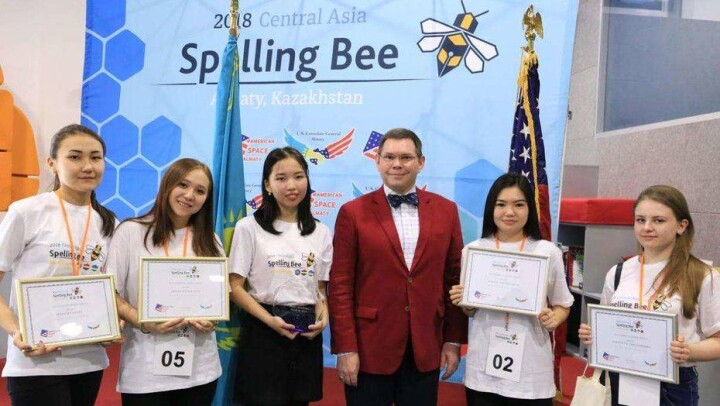 Студентка из Казахстана победила в центральноазиатском конкурсе Spelling Bee