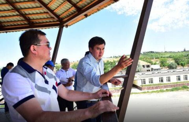 Аким Шымкента провёл выездное совещание в зоопарке