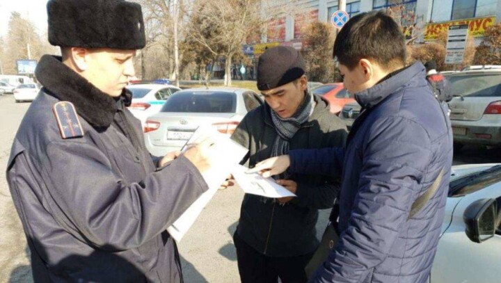 Налоговики Алматы пригрозили нелегальным таксистам конфискацией автомобилей