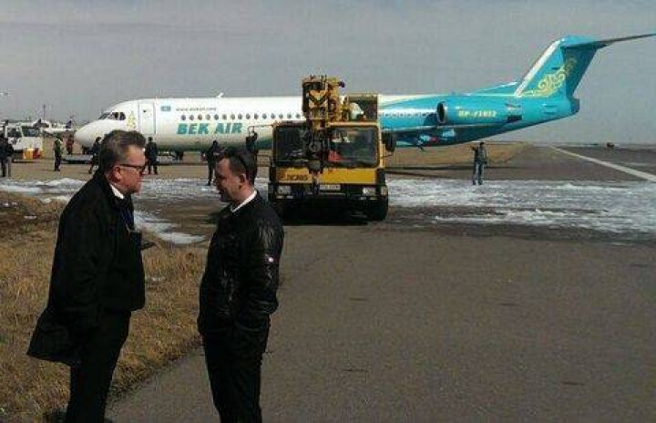 Казахстанцы предлагают героических пилотов Bek Air наградить, а с авиакомпанией разобраться