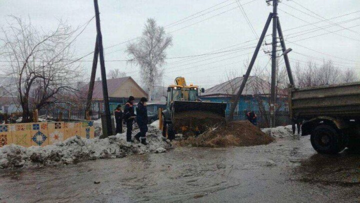 Большая вода в ВКО: жители Аягозского района возвращаются в свои дома
