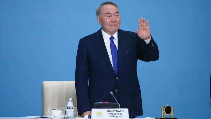 Назарбаев думал о сложении полномочий три года