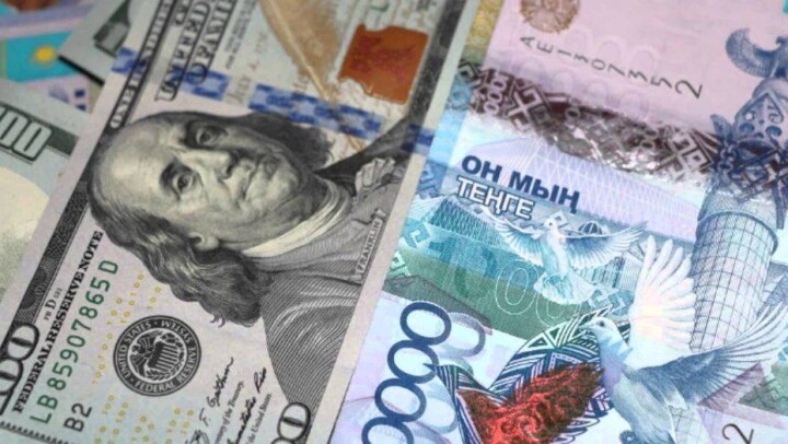 Нацвалюта на бирже укрепилась до 330 тенге за доллар