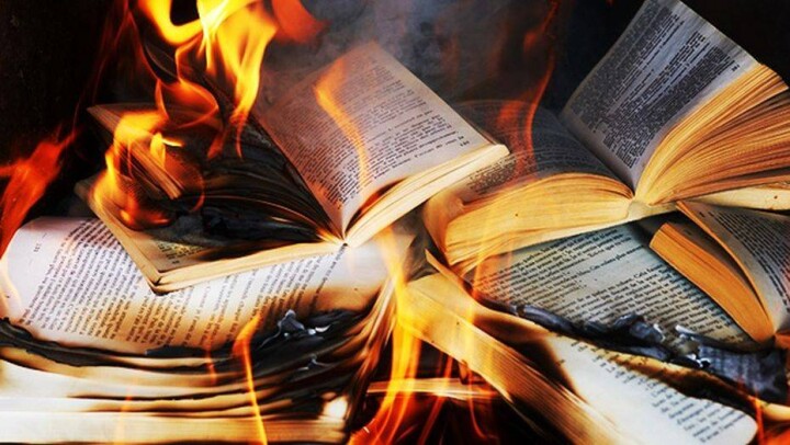 Ставшая героиней книги жительница ВКО потребовала уничтожить труд писателя