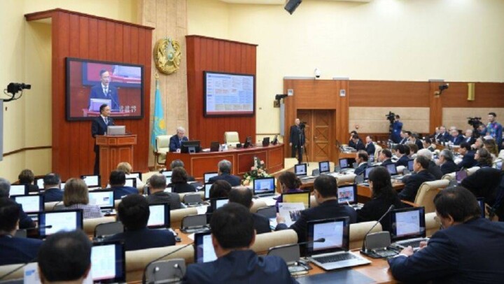 Кайрат Абдрахманов впервые отчитался перед депутатами
