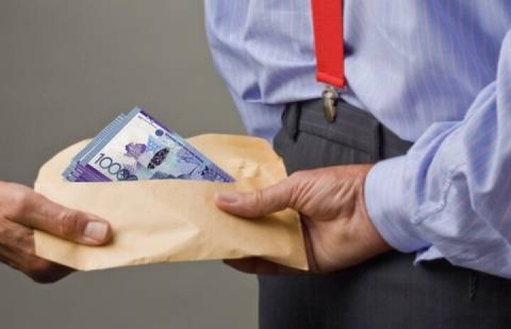 Взятка обошлась акмолинскому чиновнику в 13 миллионов тенге