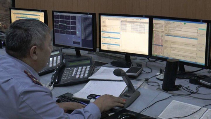 В Алматы около часа не работала служба "102"