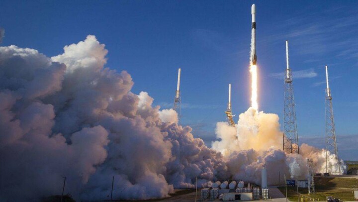 SpaceX успешно вывела на орбиту очередную партию спутников для глобальной интернет сети