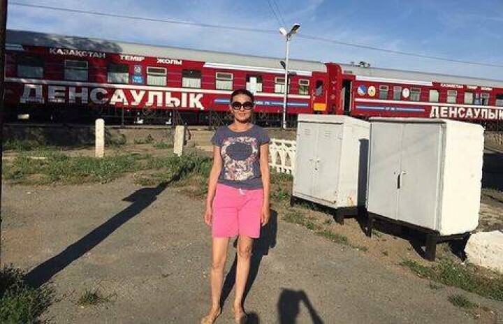 Простаивающий в Алматинской области поезд "Денсаулык" возмутил волонтёров