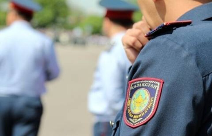 Трое шымкентских участковых попались на взятке