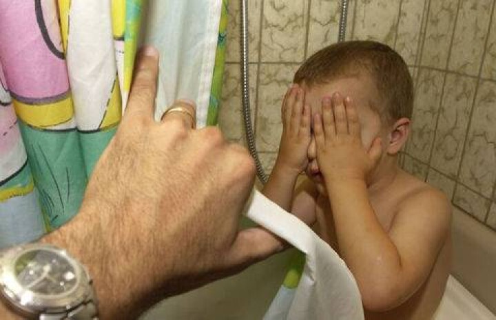Наказать педофила. Как в разных странах мира карают насильников детей