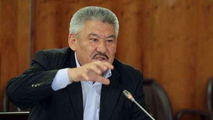 Азимбек Бекназаров, экс-генпрокурор Кыргызстана: Атамбаев не уйдёт, он станет премьером