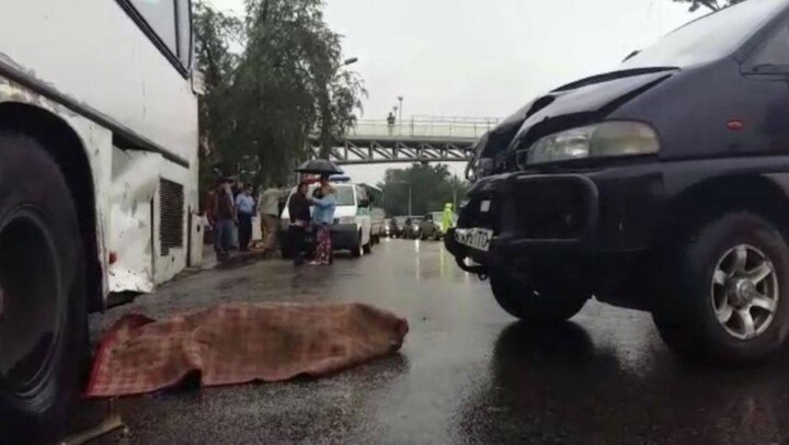 В Алматы пешеход погиб, случайно оказавшись на месте ДТП