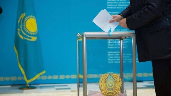 Поэтический вечер и поездки в южные регионы: хроника пятого дня предвыборной агитации