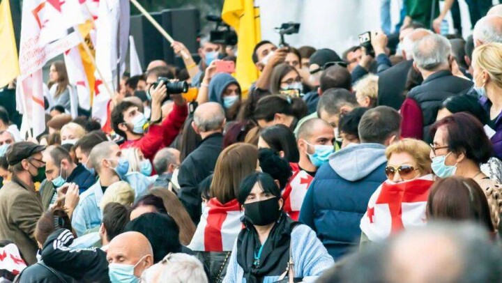 Полиция Грузии применила водомёты и слезоточивый газ для разгона митингующих