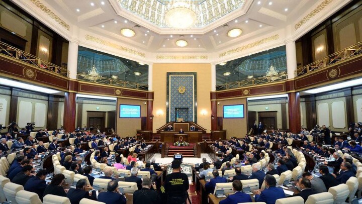 Сенат одобрил поправки по перераспределению власти в Казахстане
