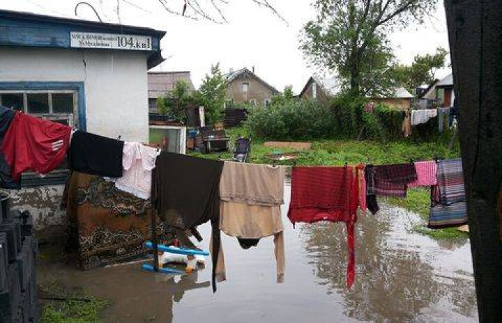 В Темиртау дождевые воды подтопили дома частного сектора