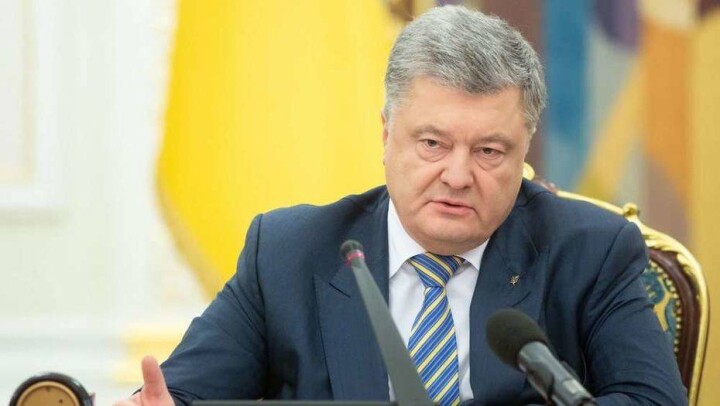 Порошенко поддержал введение военного положения в Украине