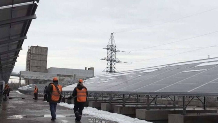 В Чернобыле в 100 метрах от взорвавшегося реактора строят солнечную электростанцию