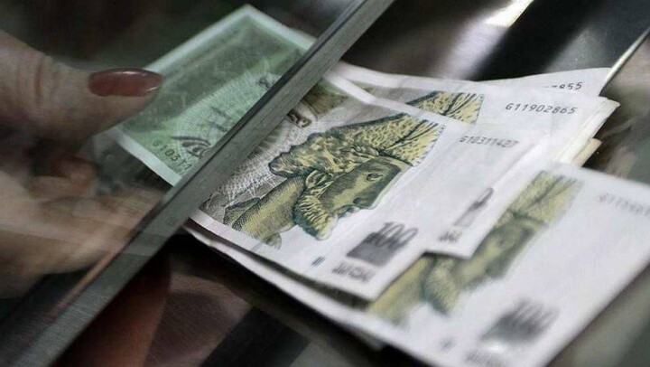 Курс грузинской валюты упал до исторического минимума