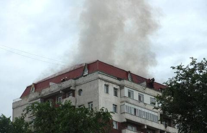 Пожар в алматинской высотке тушили два часа