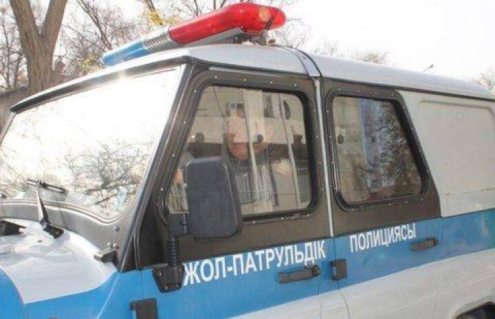 Нежелающий ехать в участок карагандинец лёжа сопротивлялся наряду полиции