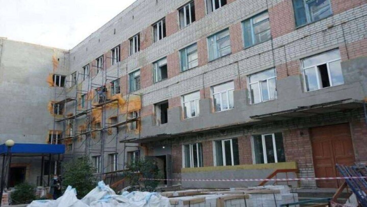 Подрядчик из Кокшетау сорвал сроки ремонта роддома в Семее. Ахметов поручил расторгнуть с ним договор