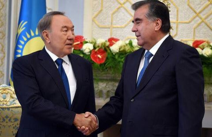 Назарбаев поздравил Рахмона с пожизненным правом баллотироваться в президенты