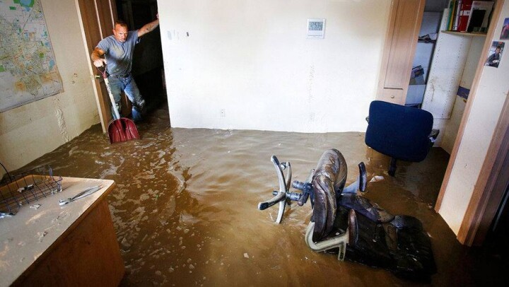 В Акмолинской области талая вода затопила воинскую часть