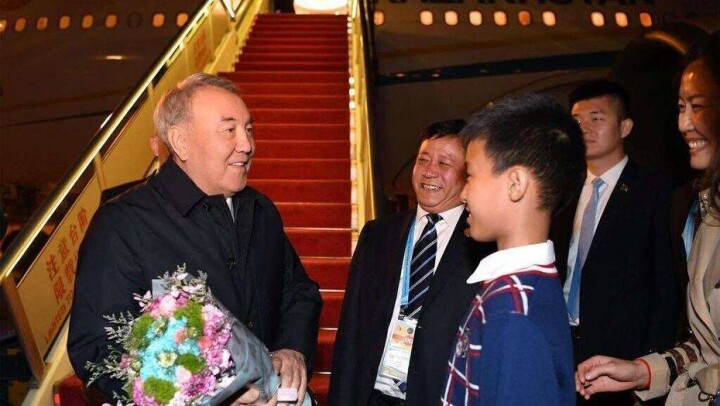 Назарбаев прибыл в Пекин для участия в международном форуме "Один пояс, один путь"