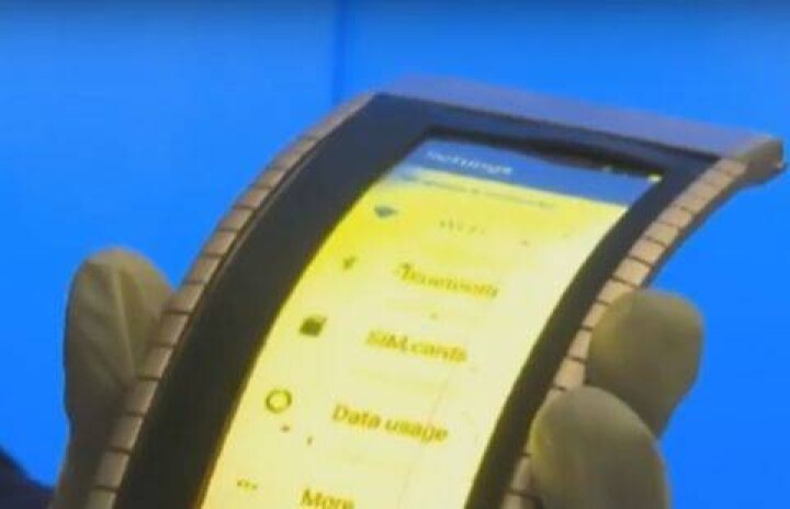 Китайцы презентовали полностью гибкий смартфон