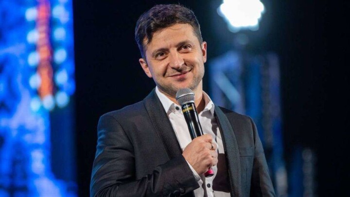Зеленский поздравил украинских журналистов: Не давайте спуску никому