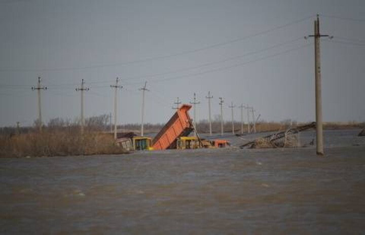 В Акмолинской области экстренно эвакуируют село