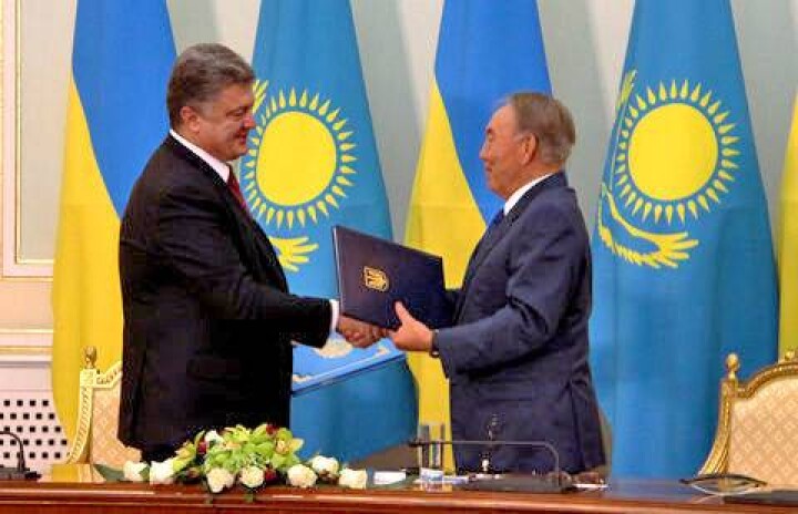 Порошенко попросил Назарбаева о посредничестве в разрешении конфликта на юго-востоке Украины