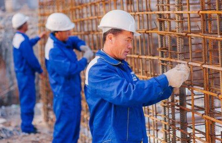 Компания BI Group сократит 500 своих сотрудников